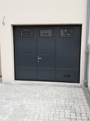 Miroiterie et Menuiseries d'Aunis - La Rochelle - Pose d'une porte de garage sectionnelle